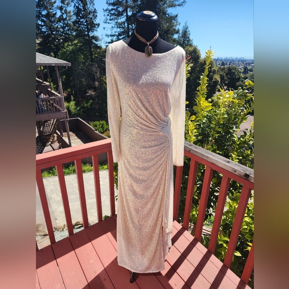 Elegant Cream Evening Dress Size 16 Mac Duggal / Ieena by Mac Duggal 26715 - Picture 1 of 10